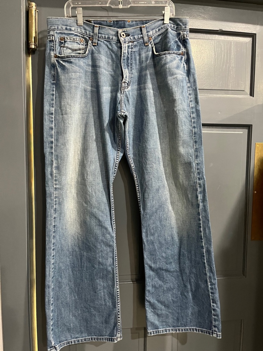 Vintage Lucky Brand Santa Cruzer
Wide baggy leg